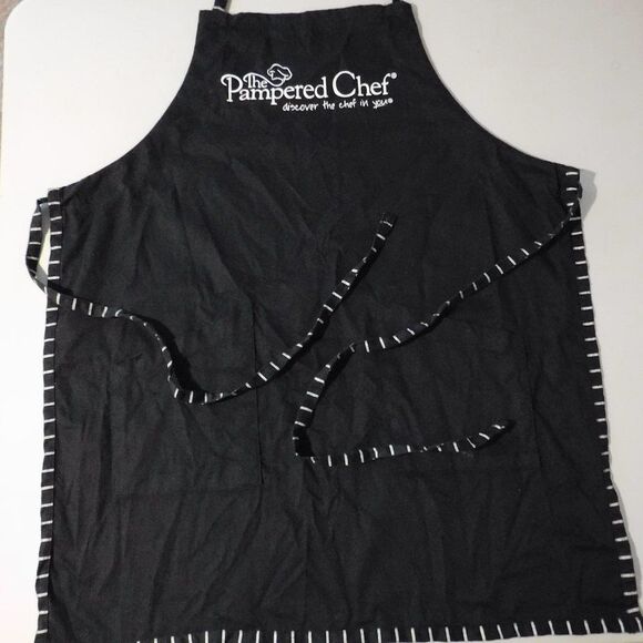 Pampered Chef Apron Black and White Polka Dot.  Brand Across Chest - Picture 1 of 8
